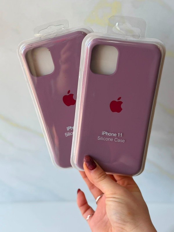 Producto - Silicone case IPhone 11 black currant manzana clara