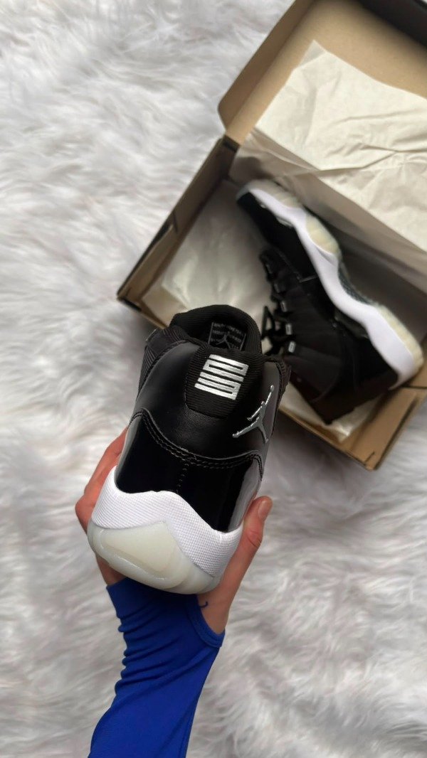 Producto - JORDAN RETRO 11 JUBILEE - 2