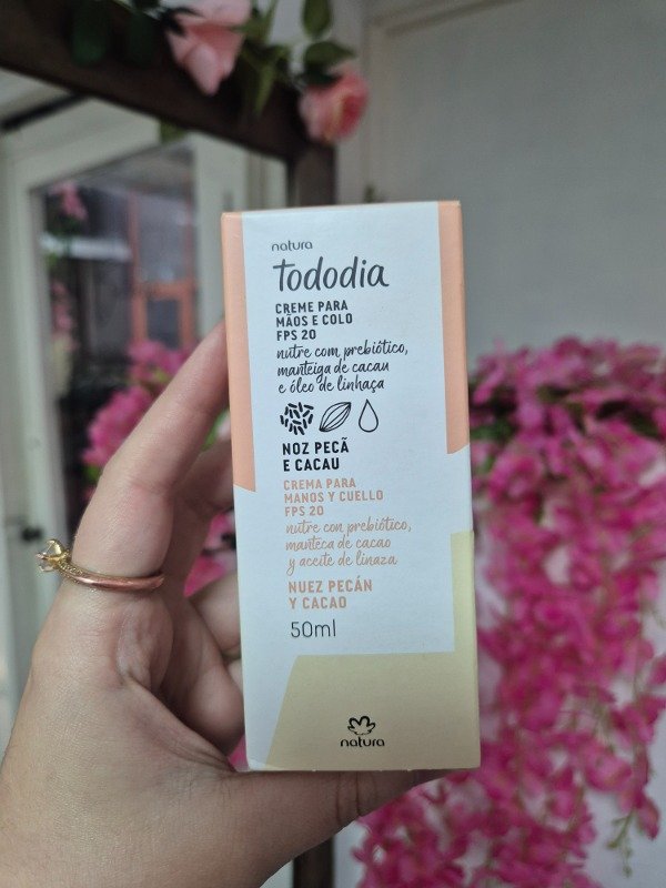 Producto - Crema Manos y Cuello FPS20 Nuez Pecan y Cacao