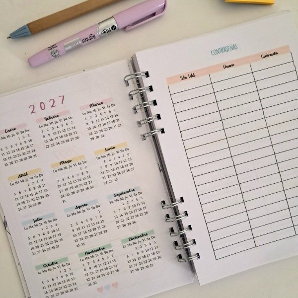 Producto - Agenda dos días por hoja vertical  2027 color pastel.(Tapa a elección) - 2
