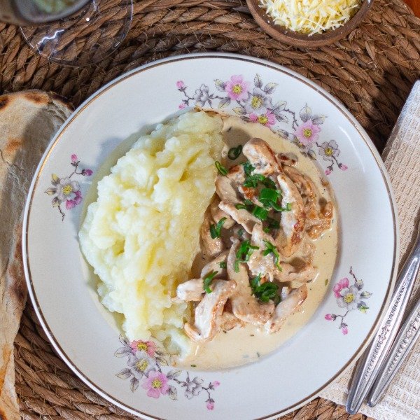 Producto - Pollo a la crema con puré de papas