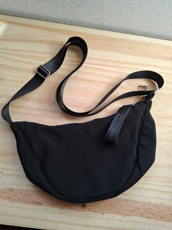 Producto - Riñonera black sin uso
