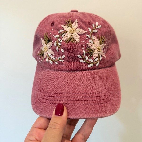 Producto - Gorra vintage bordo bordada a mano