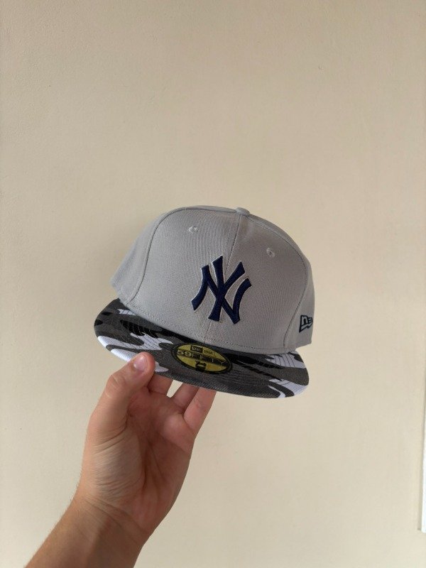 Producto - New Era New York Yankees Active Team Camo Grey 59FIFTY Fitted MLB