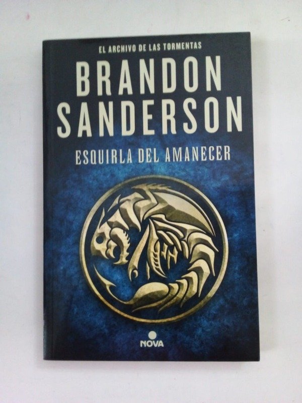 Producto - Esquirlas del amanecer - Brandon Sanderson - Nova 2021