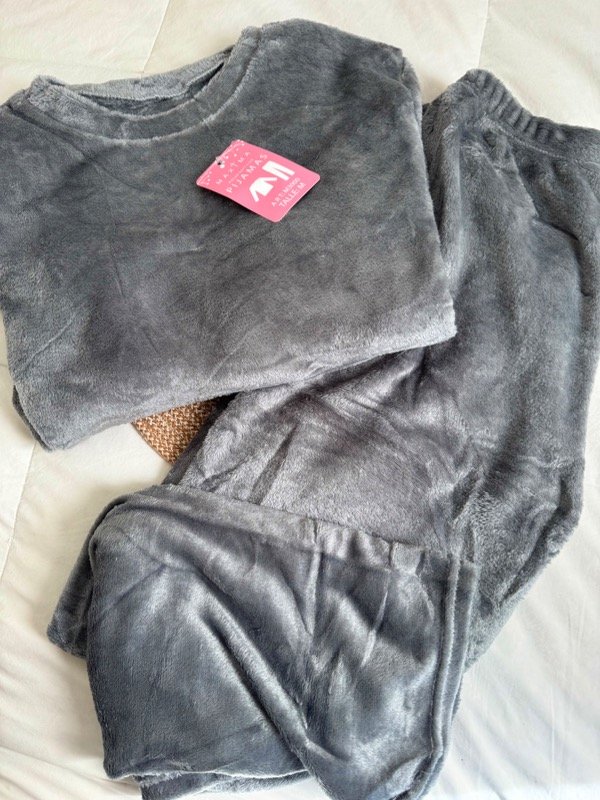 Producto - SET PIJAMERO BERNARDITA GRIS