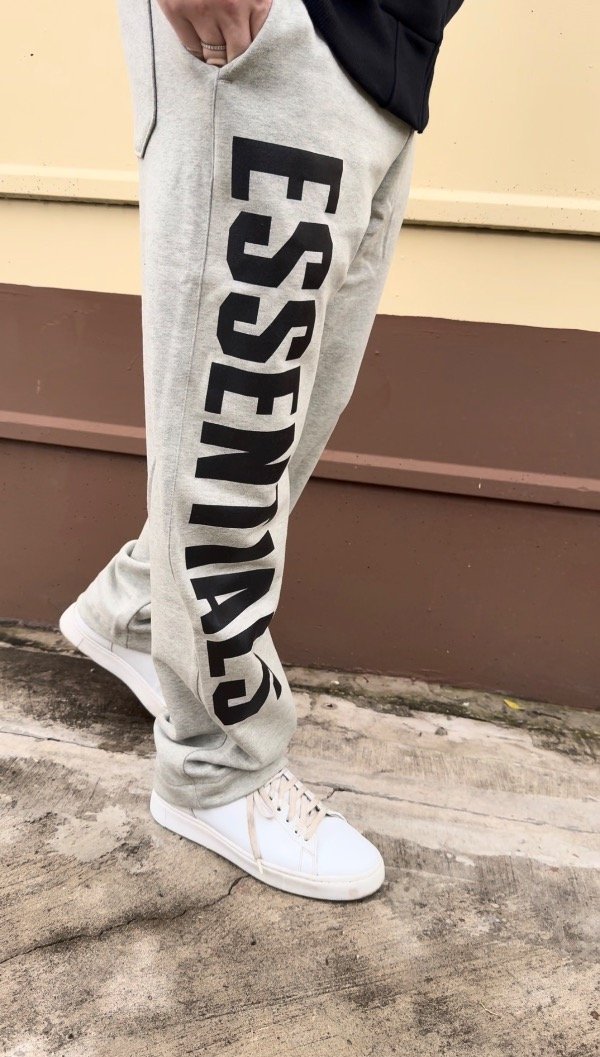 Producto - JOGGING ESSENTIALS OVER grey