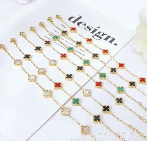 Producto - Pulsera trébol negra con blanco combinada