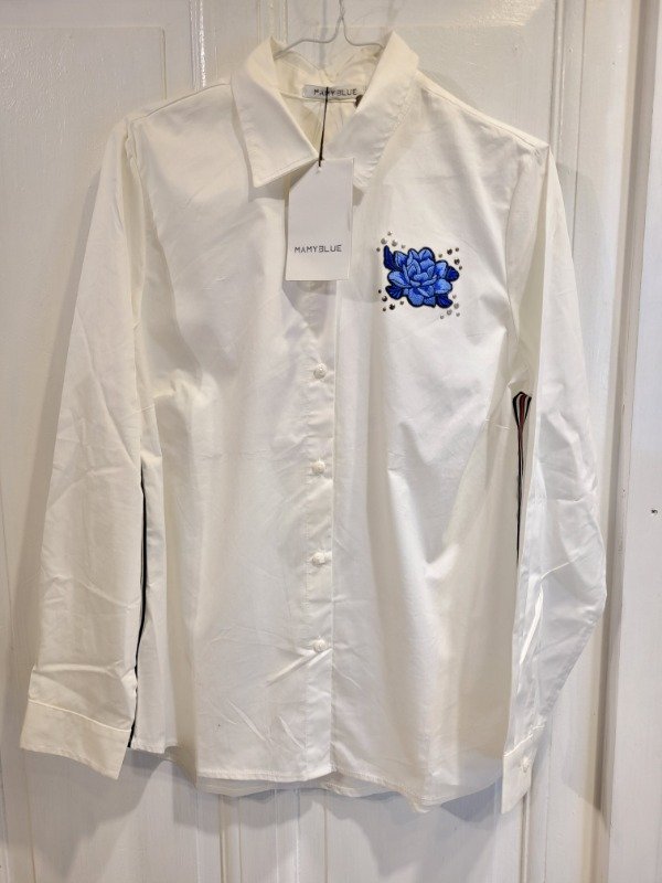 Producto - Camisa MAMY BLUE con bordado Nueva Con etiqueta Talle M- PRECIO: 68X