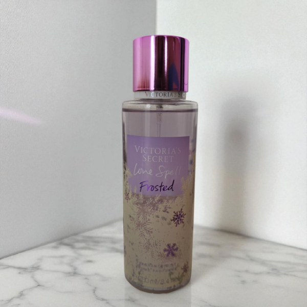 Producto - Love spell frosted - Victoria's Secret Body splash