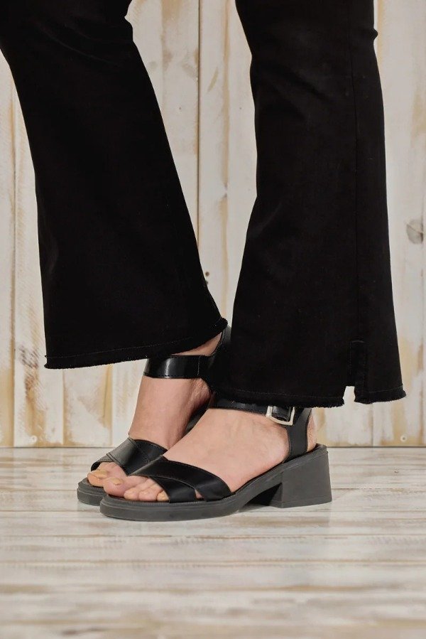 Producto - Jean Semioxford CENITHO crop negro 858  - elastizado - 2