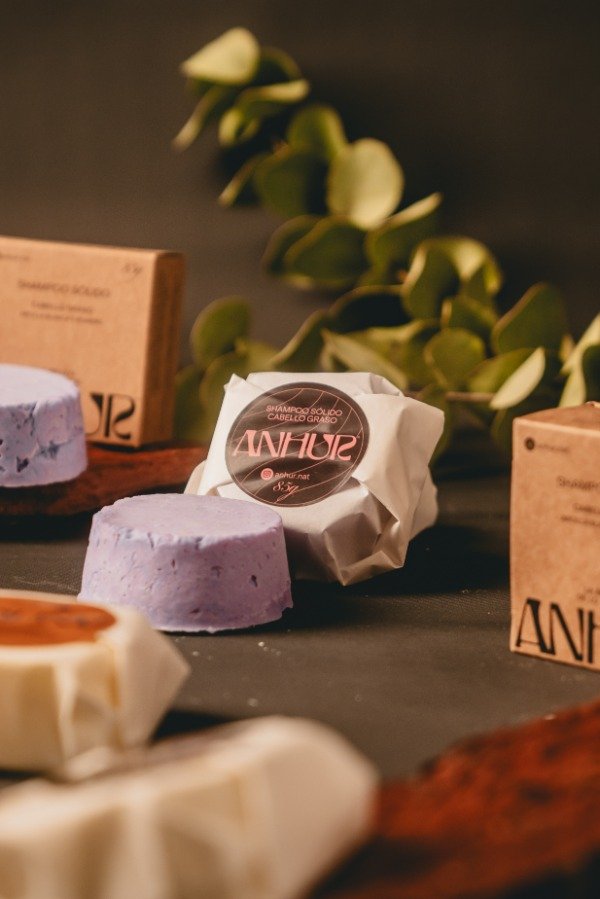 Producto - Shampoo solido Cabello graso Arcilla blanca y Romero - Anhur