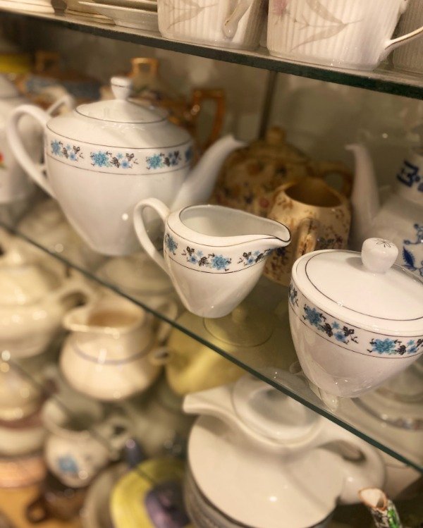 Producto - Juego De Tetera, Lechera Y Azucarera De Porcelana China