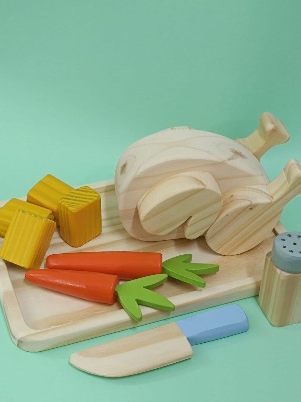 Producto - Pollo con verduras en madera