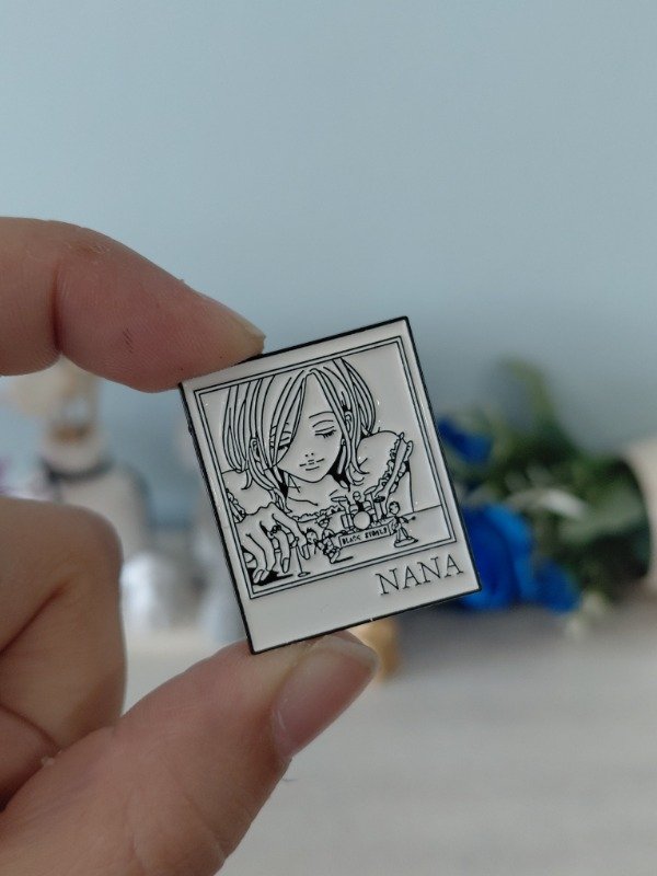 Producto - Pin metalizado - Nana #0377