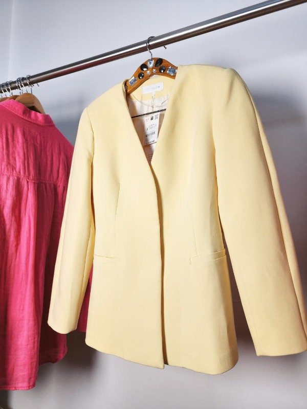 Producto - Blazer amarillo ZARA