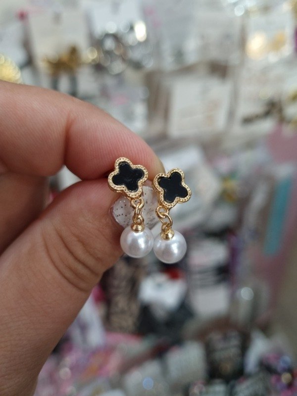 Producto - Aros Perla con Trebol AF
