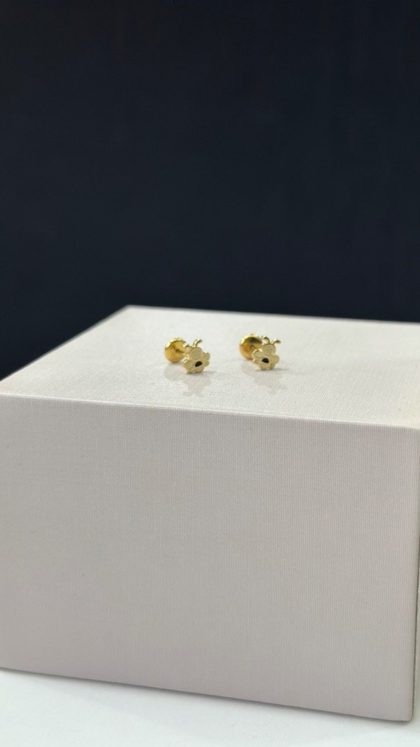 Producto - Abridor abejita con resina laminada en oro 18k