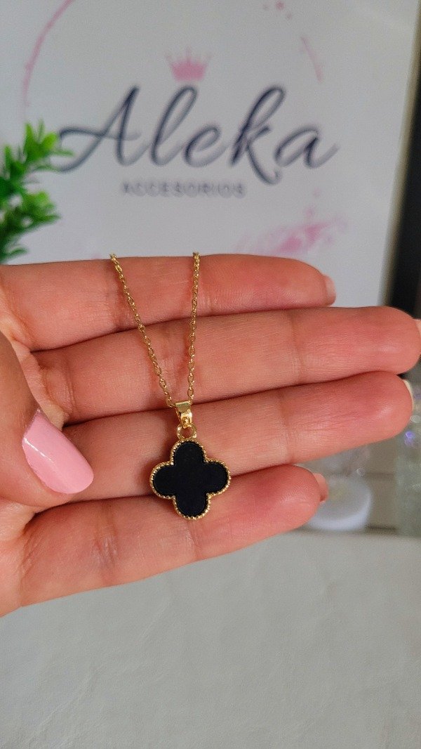 Producto - Conjunto collar y aros van cleef negro de acero dorado - 3