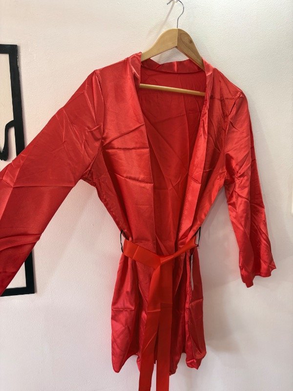 Producto - Pijama dé saten talles M/L y XL - 1