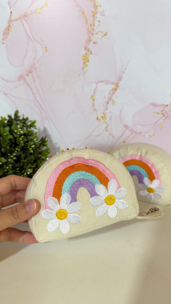 Producto - Alfiletero arcoíris margarita tonos intensos