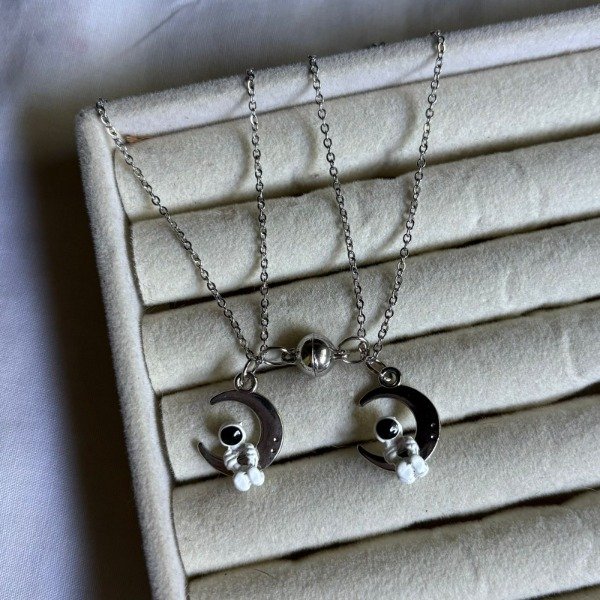 Producto - Collar de astronauta 2