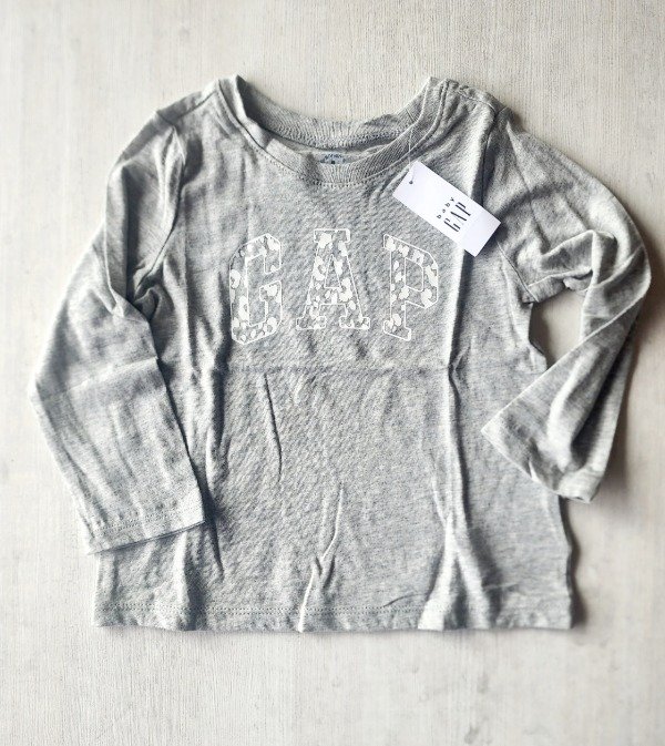Remera manga larga gap talle 18/24 meses gris — imagen 2