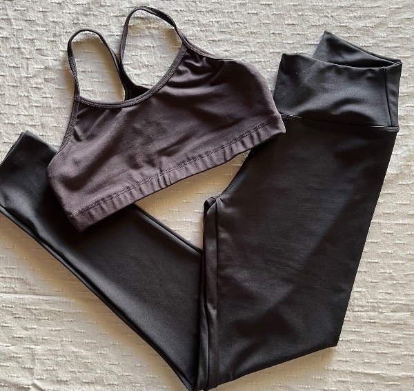 Producto - Conjunto calza larga y top lycra GRIS grafito