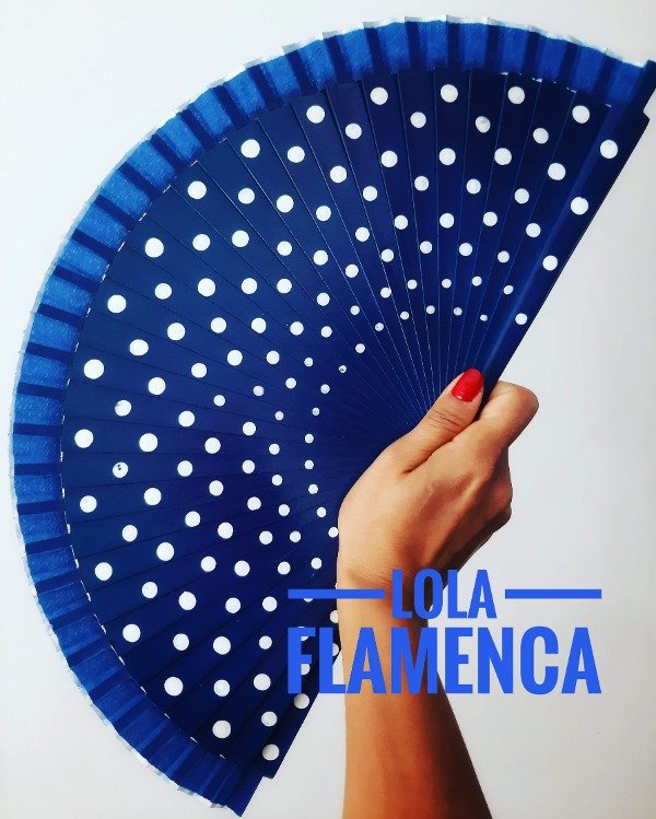 Abanico Flamenco De Madera Azul Y Blanco – Lunares Tradicionales Españoles (23cm)