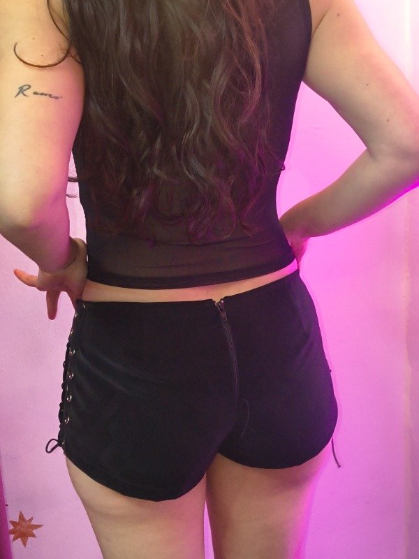 Producto - Short Negro Satinado con Cinturón - 3