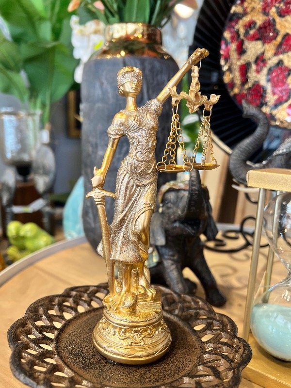 Producto - Estatua de la justicia 19x9 cm