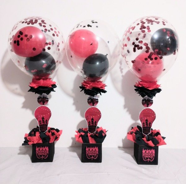 Producto - Centro de mesa stranger things con globos