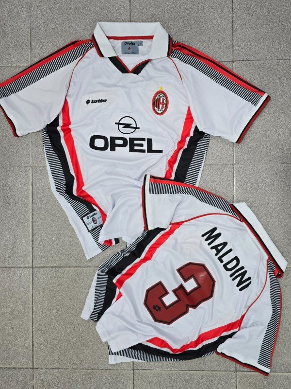 Producto - Camiseta Milan Retro Alternativa Maldini Temporada 1998/1999