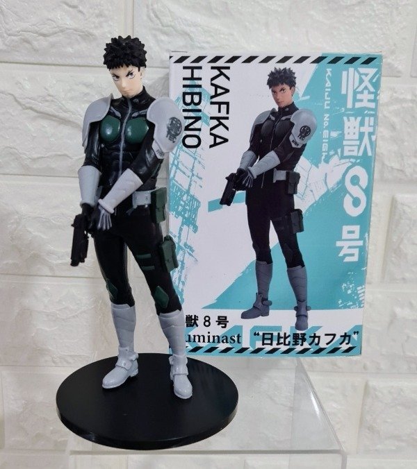 Producto - Figura Kaiju No. 8 Kafka 20cm