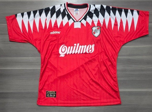 Producto - RIVER SUPLENTE RETRO 1995 TALLES(S/ M/ L/ XL)