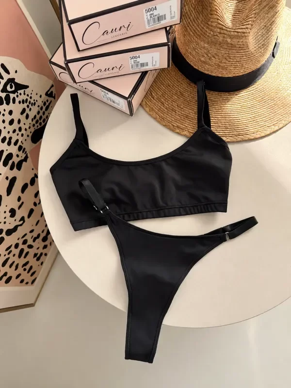 Producto - Conjunto de algodón. Corpiño top con cola less regulable Nueva linea