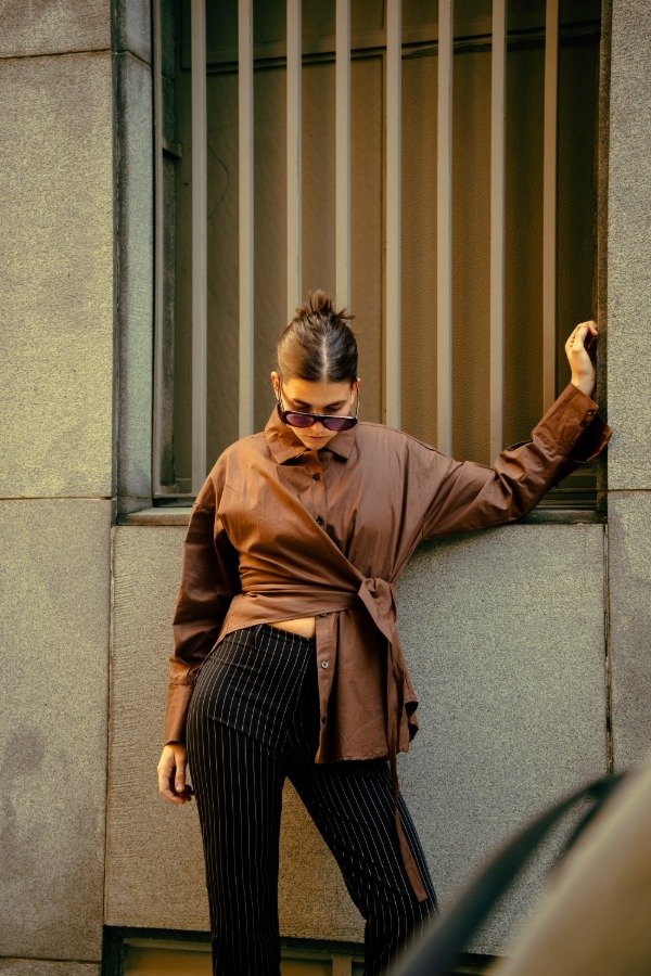 Producto - CAMISA ASIMETRICA - MARRON