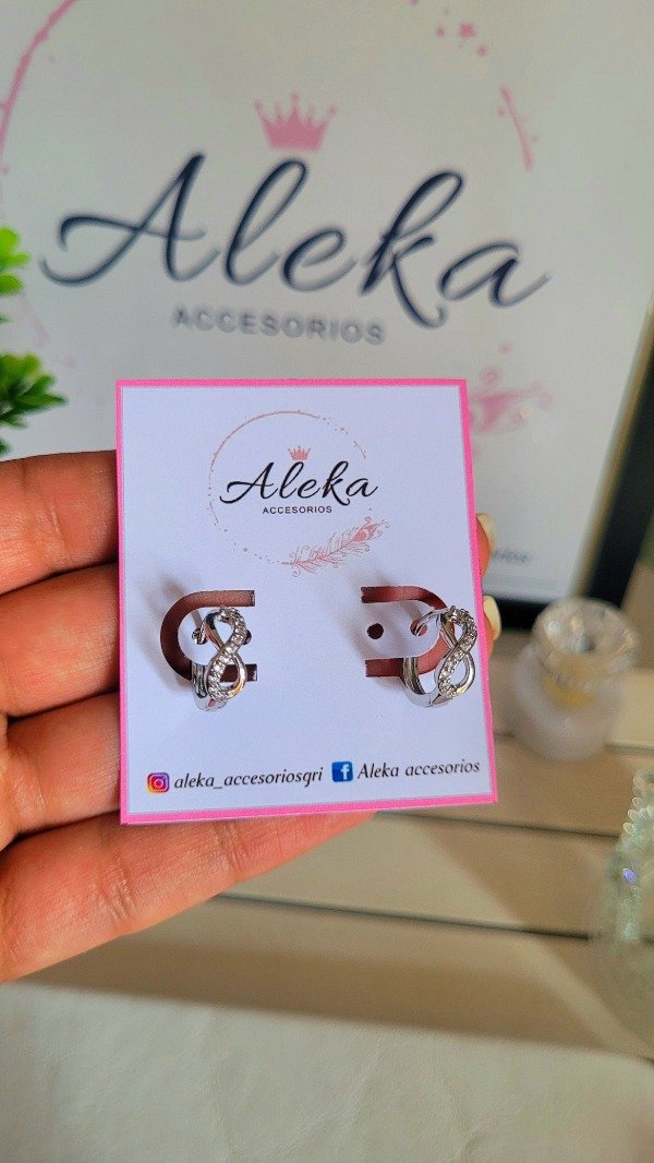 Producto - Argollas infinito con zirconia plateado - 0