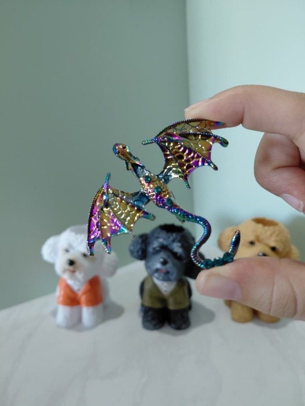 Producto - Prendedor metalizado - Dragón multicolor PREMIUM (Modelo 1)