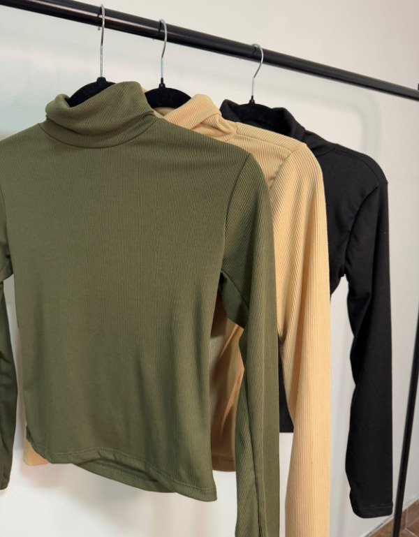 Producto - POLERA BASIC