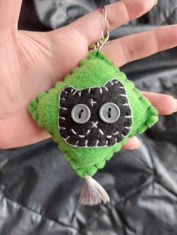 Producto - Llavero Kitten negro y verde