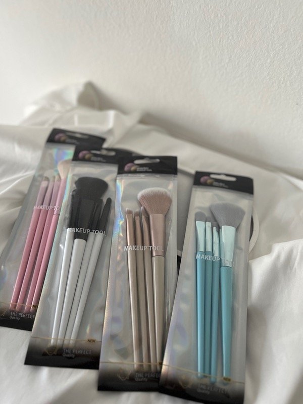 Producto - Kit brochas makeup tool x4