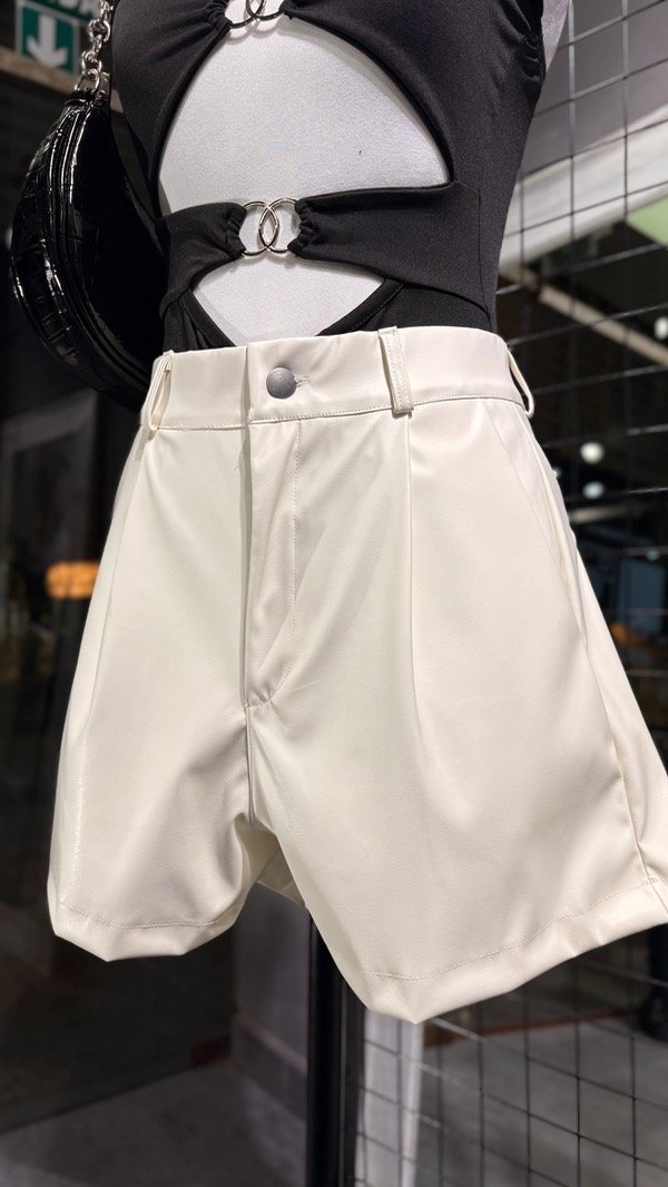 Producto - SHORT BLANCO ENGOMADO C/BOLSILLOS Y PASACINTO