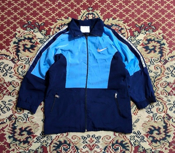 Producto - Campera Nike Retro C