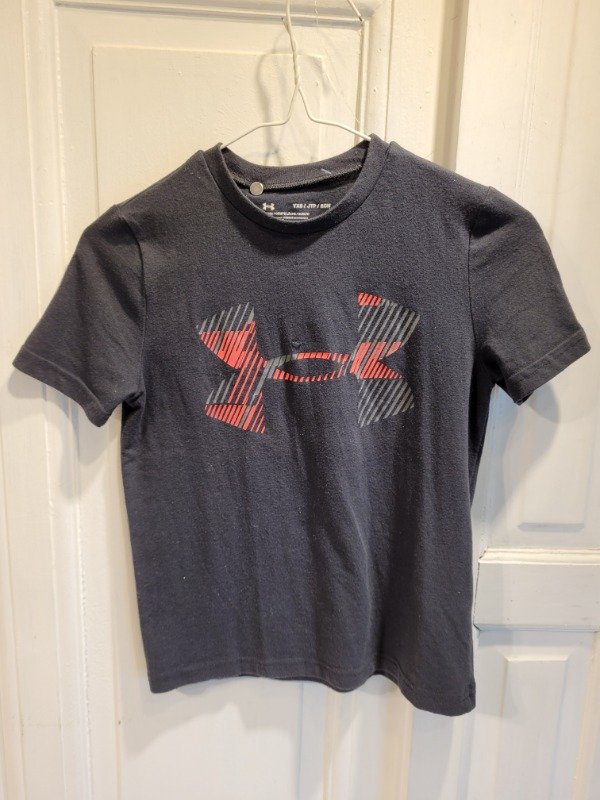 Producto - Remera UNDER ARMOUR negra SALE Talle 6 años - PRECIO: 6X