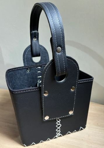 Producto - Canasta cuerina reforzada