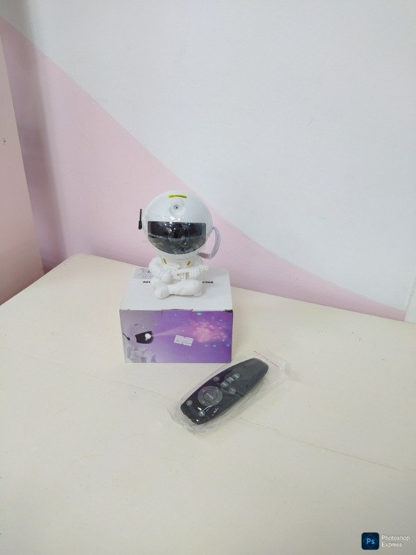 Producto - Protector de nebulosa y estrellas astronauta - 1