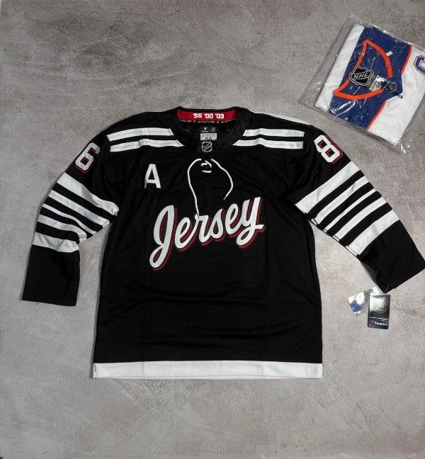 Producto - Jersey NHL Hughes