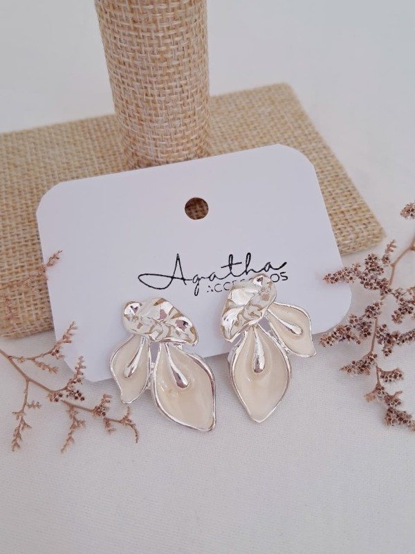 Producto - Aros AB hoja esmaltada blanca