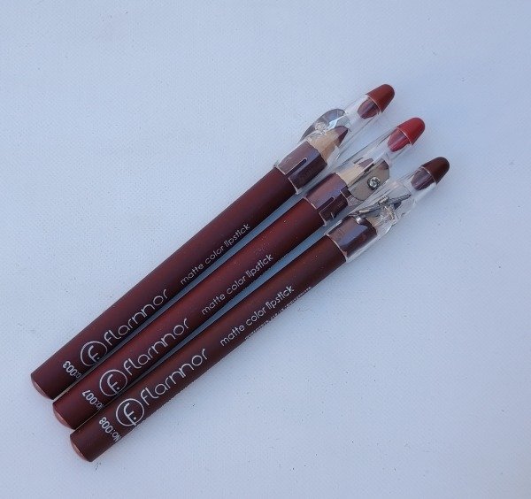 Producto - DELINEADOR DE LABIOS FLARNNOR MATE